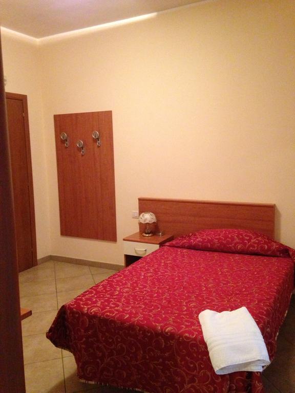 Affittacamere Flavia Roma أوستِيا أنتيكا الغرفة الصورة