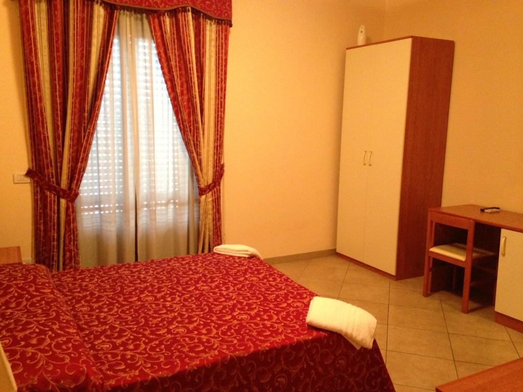 Affittacamere Flavia Roma أوستِيا أنتيكا الغرفة الصورة